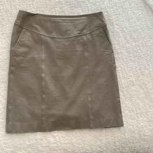 Banana Republic stretch straight skirt with back zipper and pockets